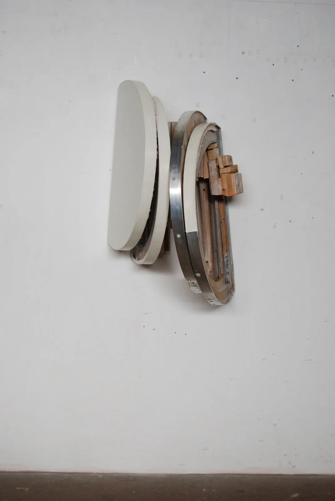 TITANIUM WHITE WALLPIT PAINTING