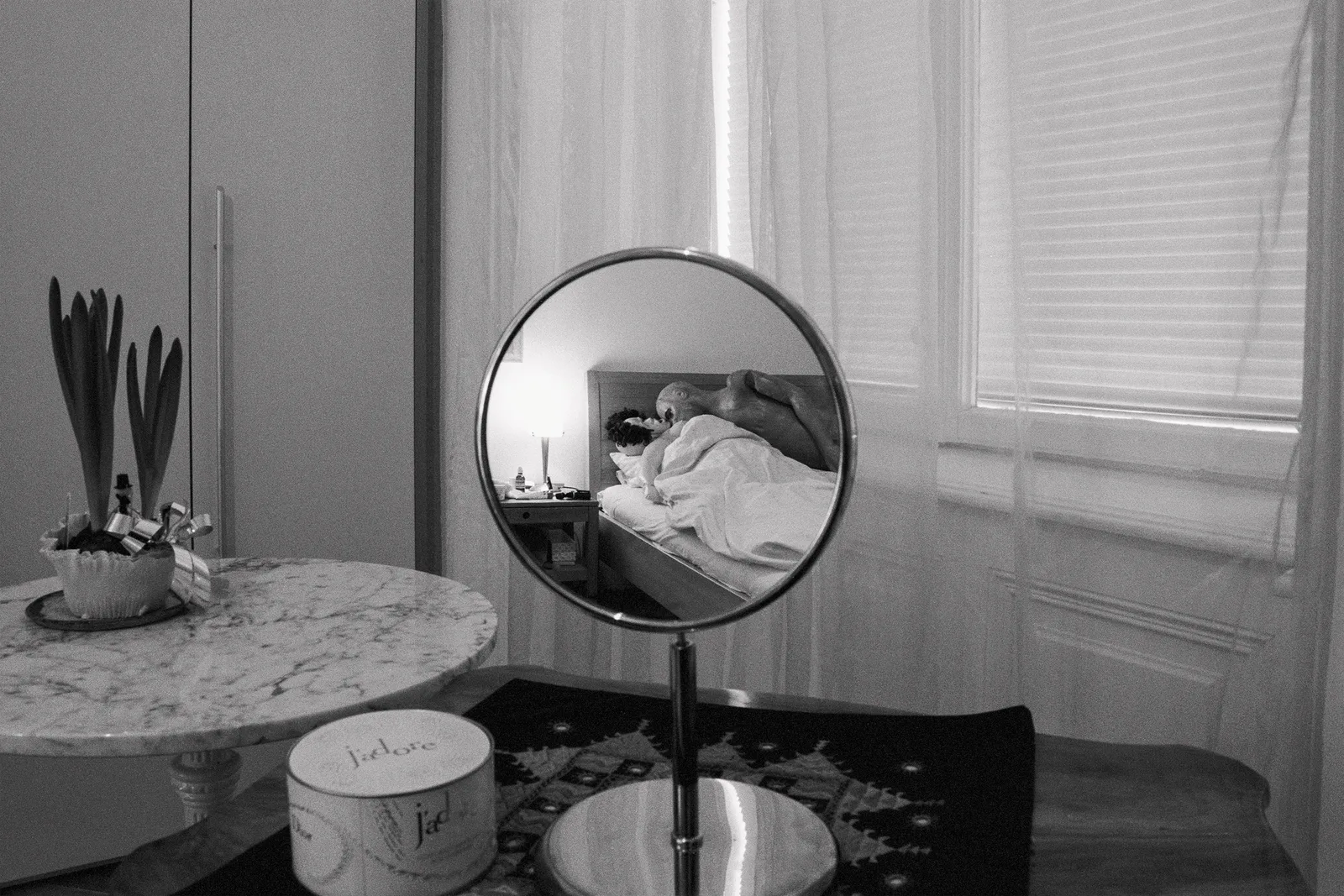 Top U29, in the bedroom in the mirror