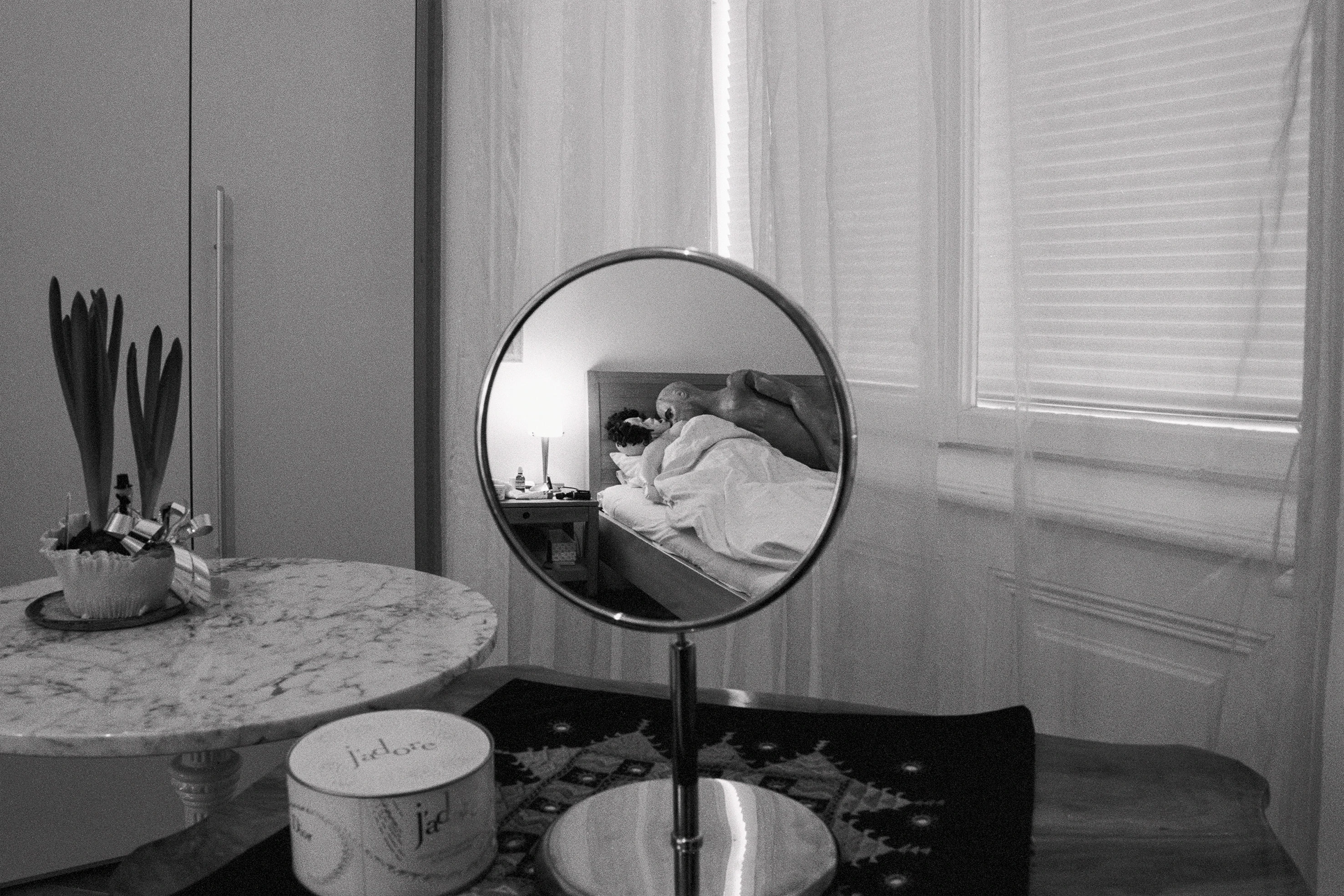 Top U29, in the bedroom in the mirror