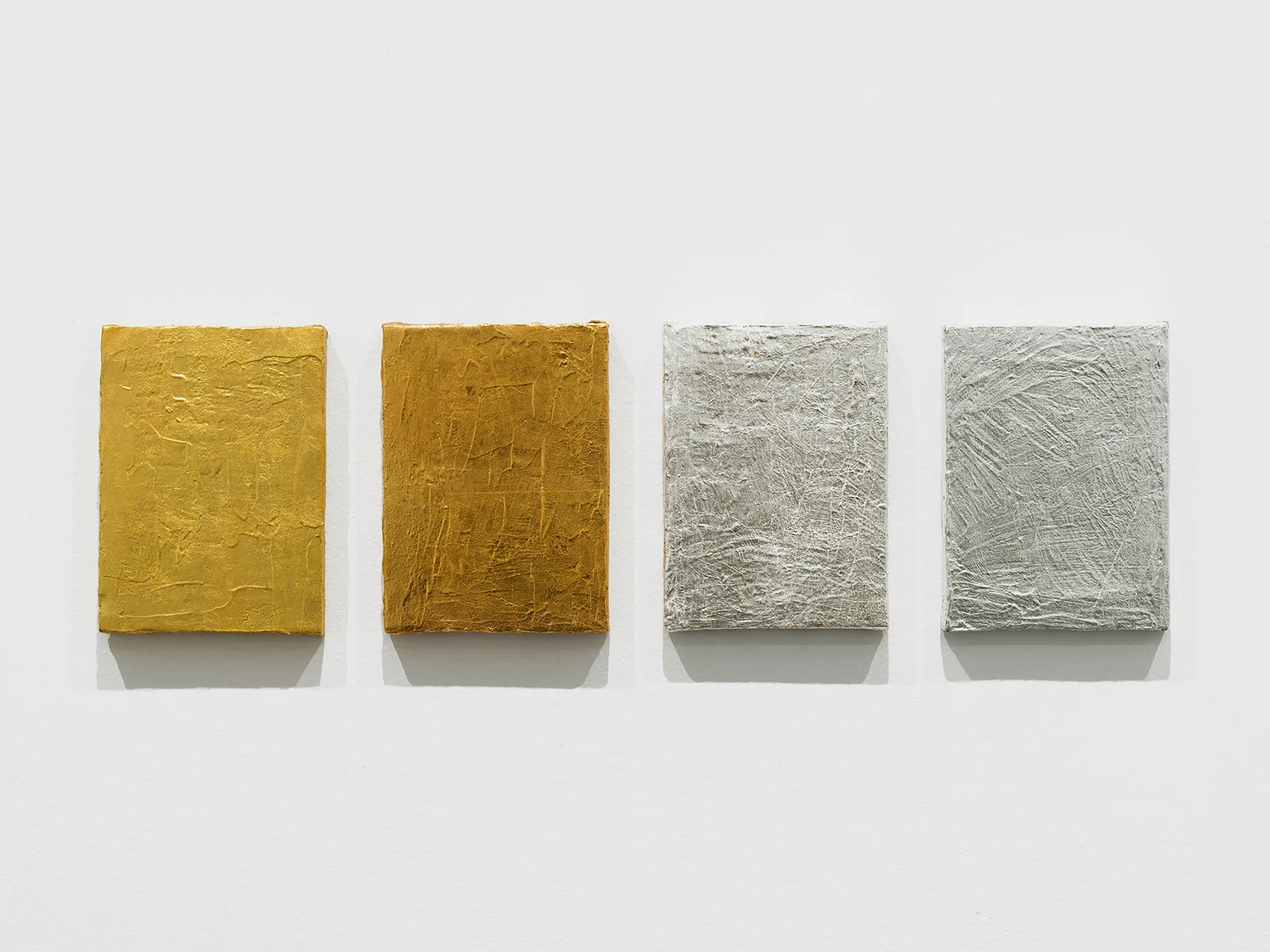 Oro/Latón/Plata/Aluminio [Gold, Brass, Silver and Aluminum]