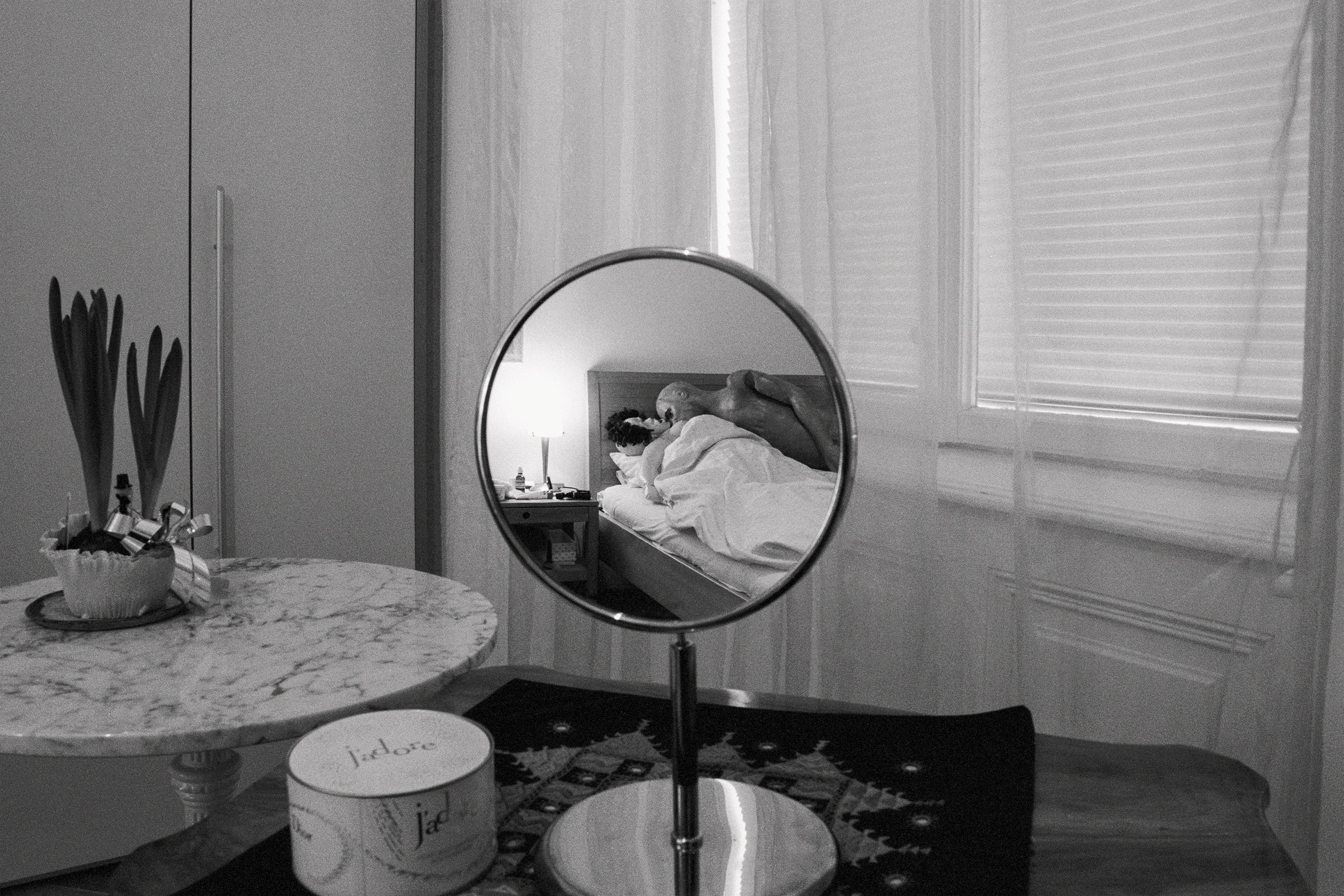 Top U29, in the bedroom in the mirror