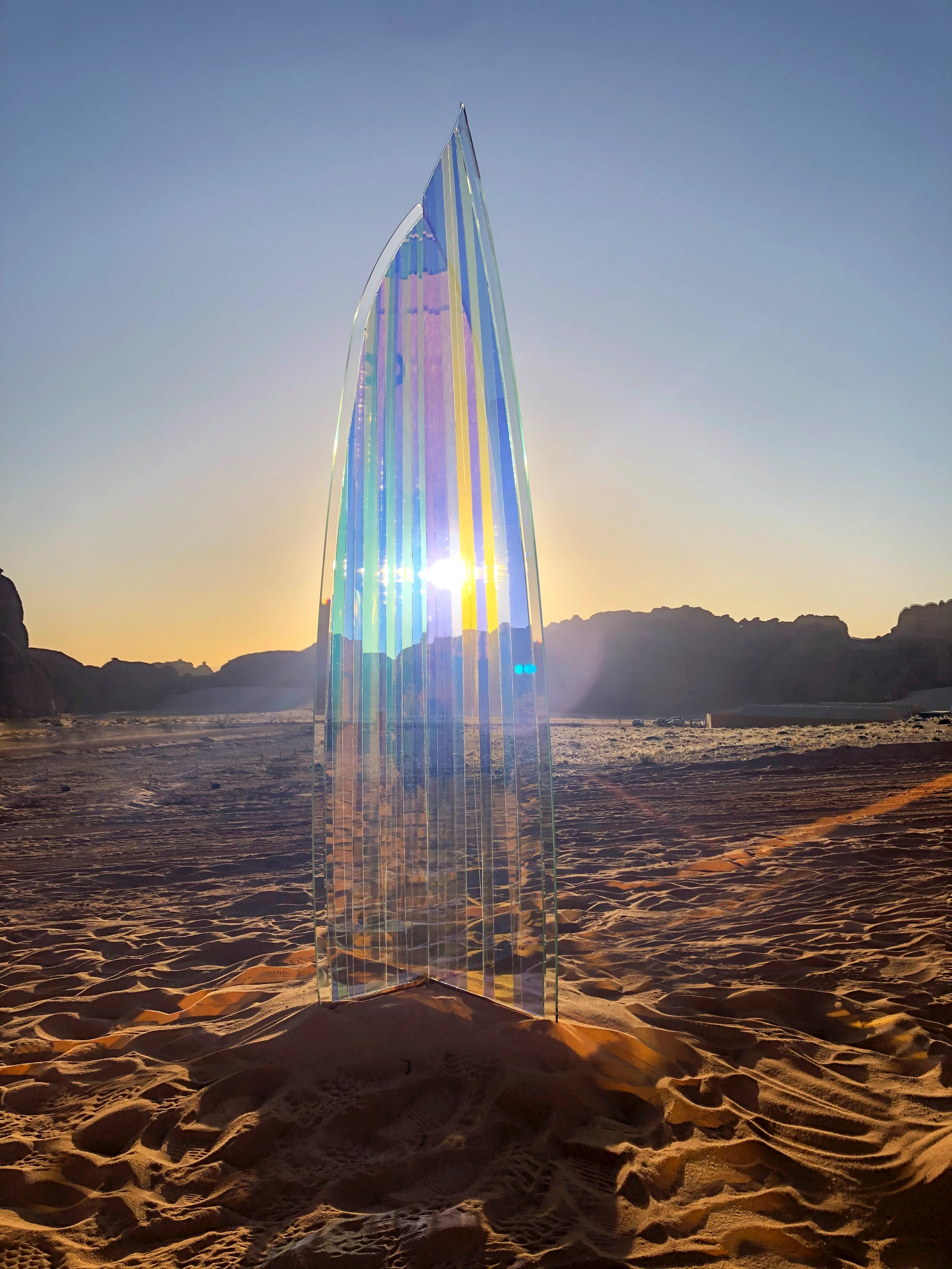 Horizon of day and night (monolith i.ii.96°)