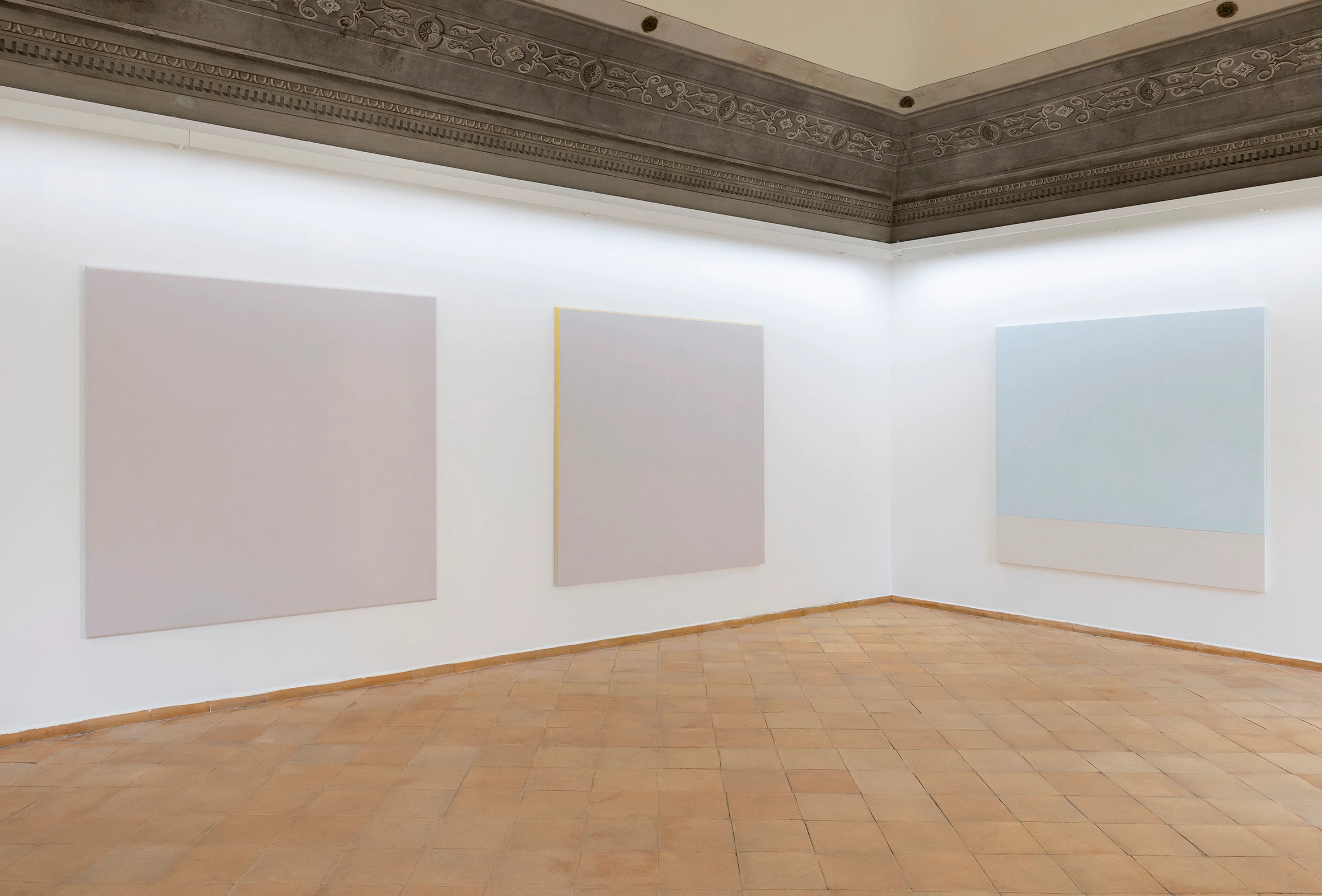 Installation view, Ettore Spalletti, Vistamare, Pescara, 2022
