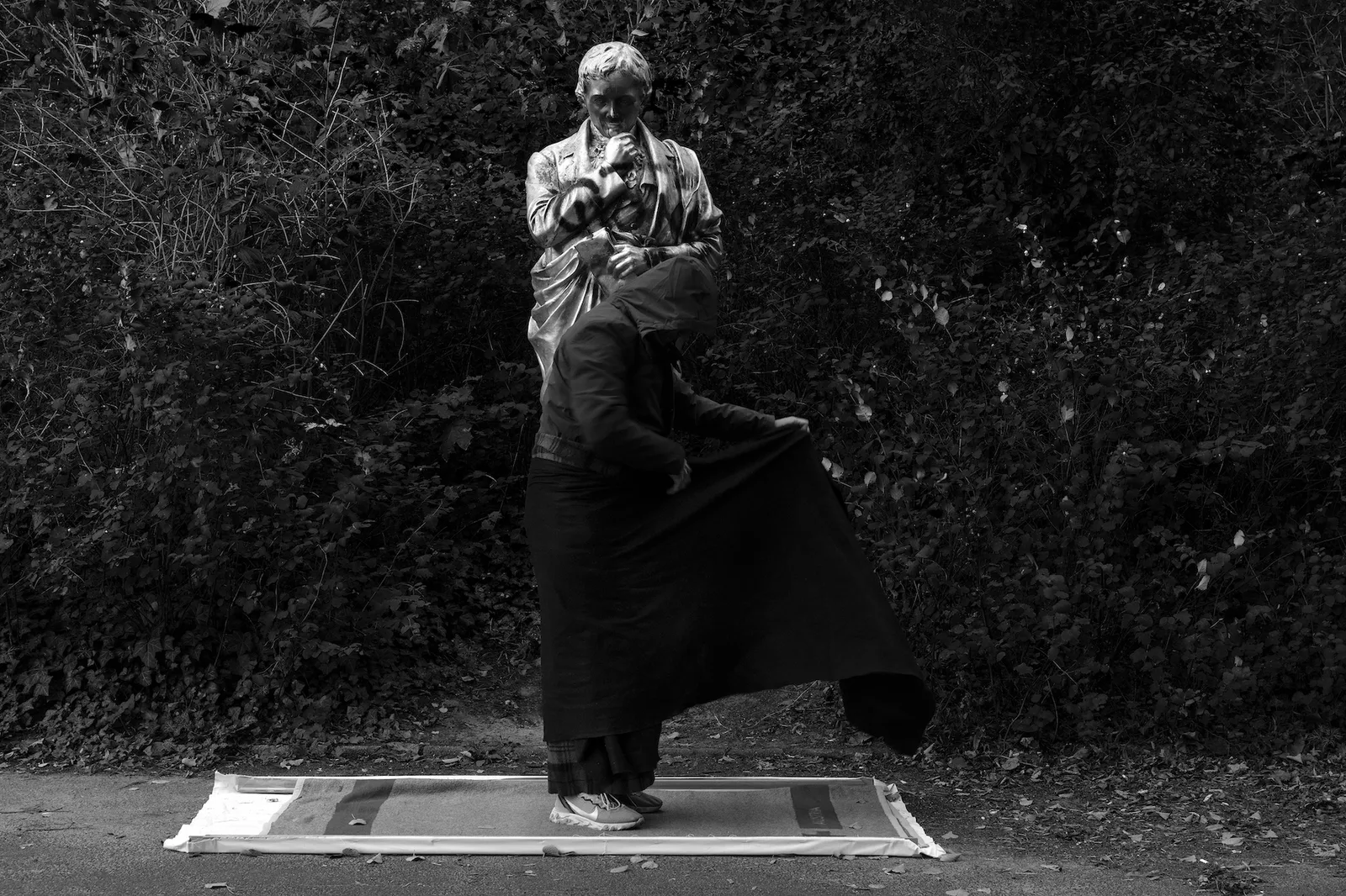 “I work, I rob day and night “ – Standing