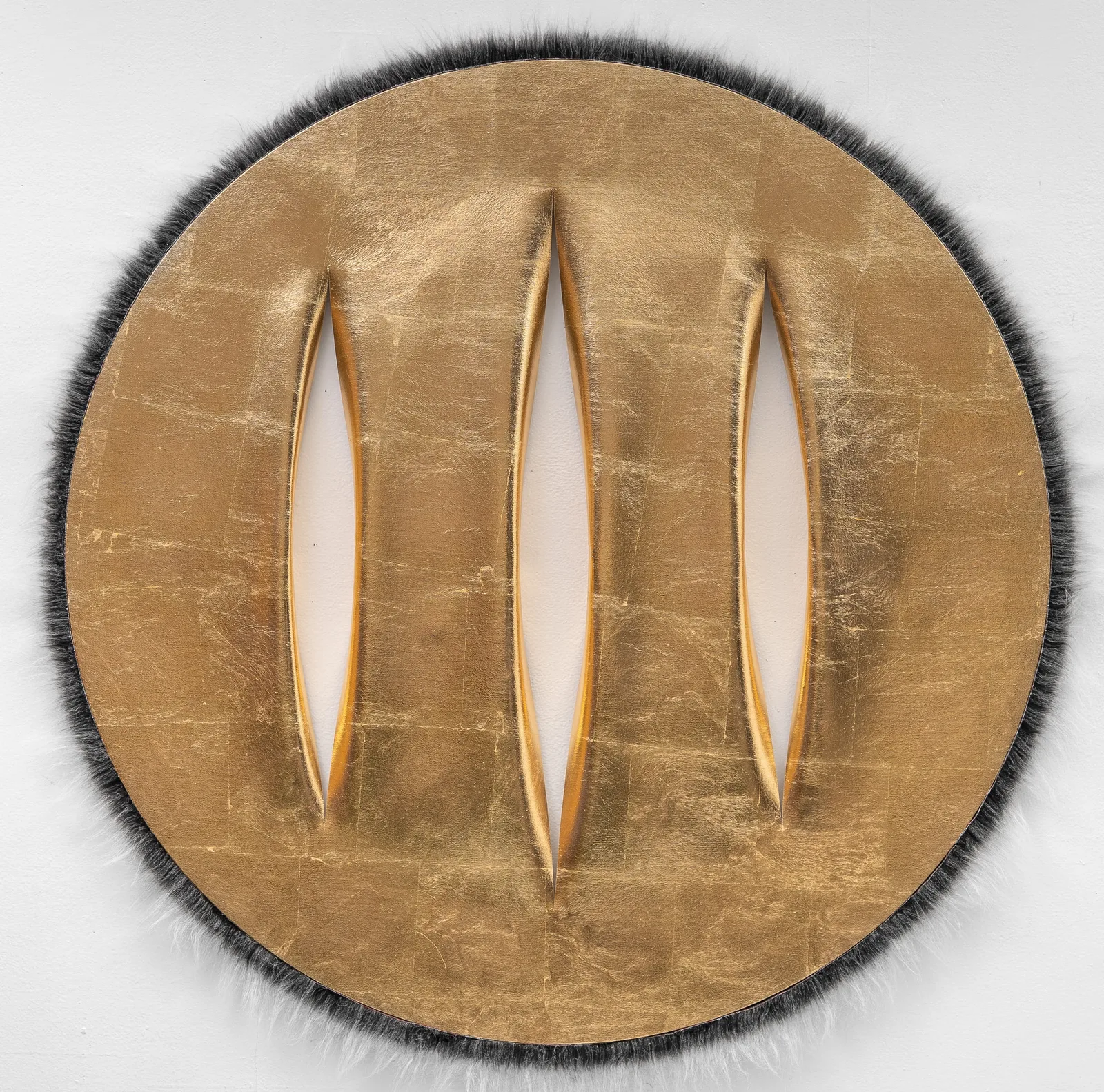 Three cuts in a circle