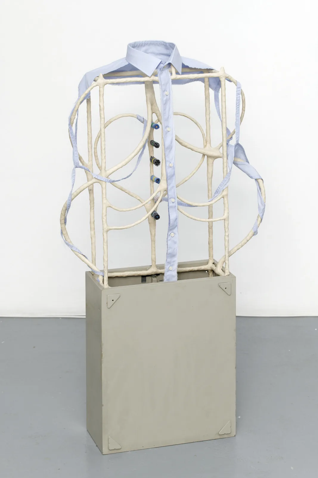 The worker (Contorsion cabinet)