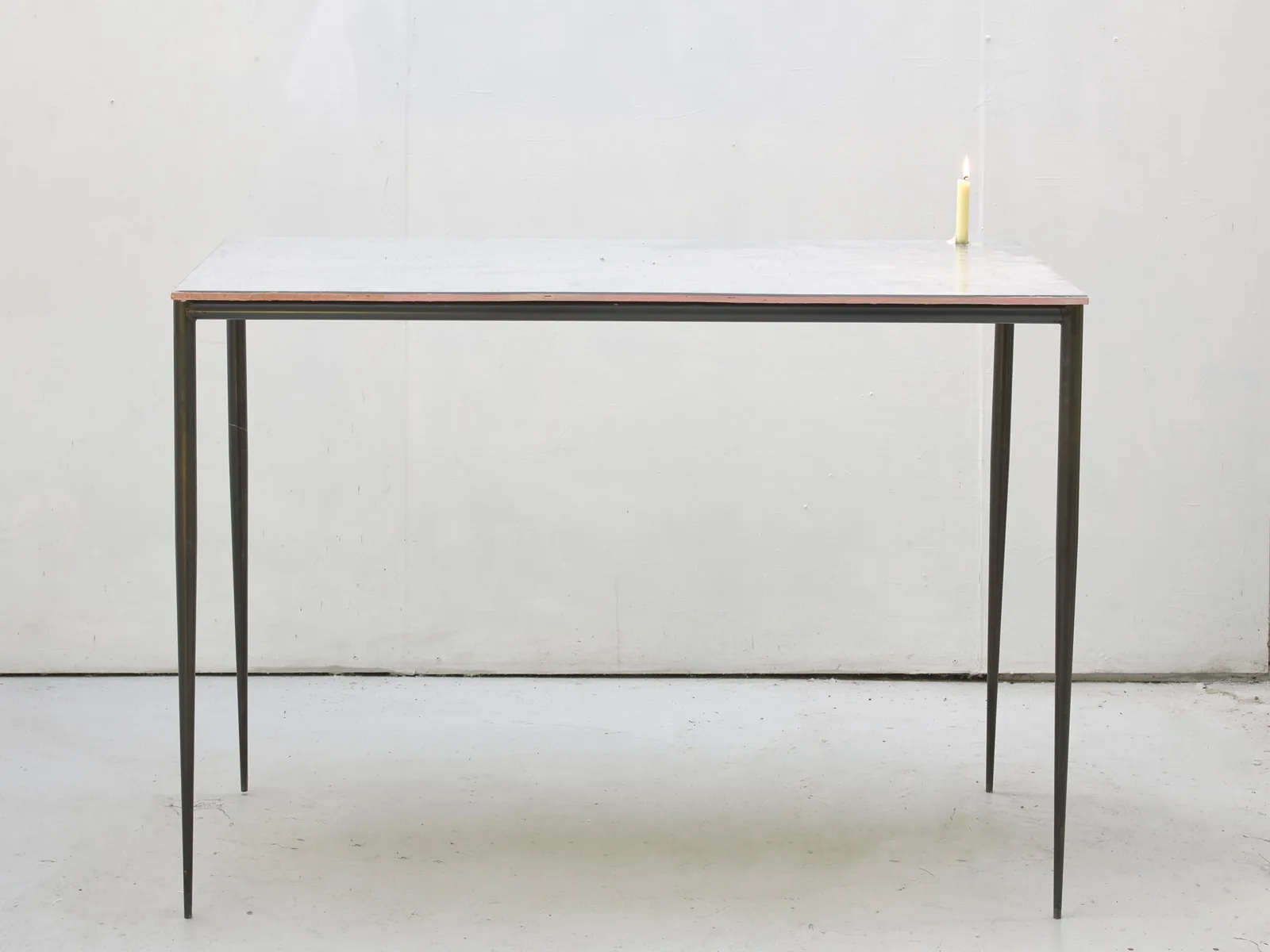 Table painting (pink)