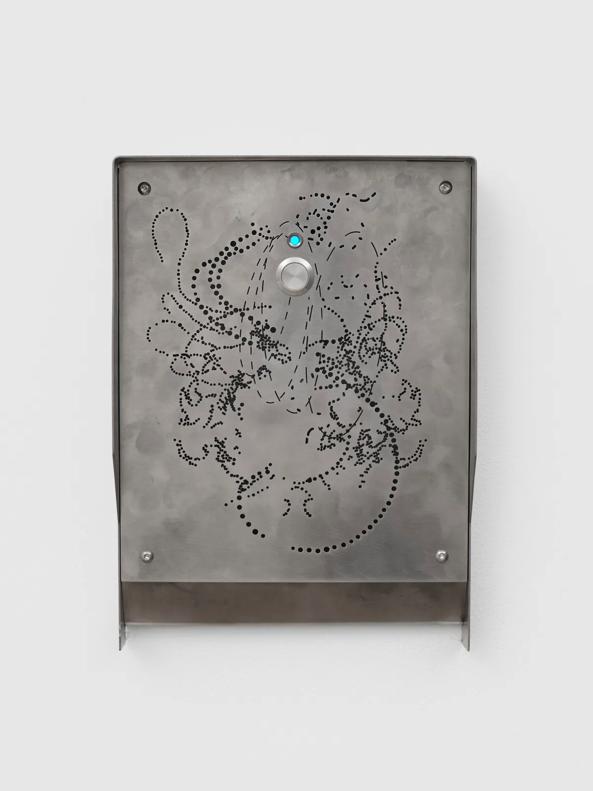 Temporal Relations di Elli Antoniou, scultura in acciaio inox, 2024 – Artissima 2025