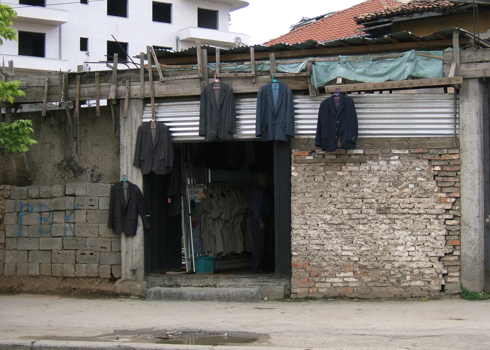 Street Economy Archive Tirana (Men’s dress)