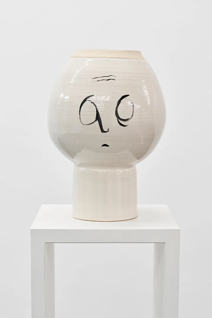 4.Judith Hopf Exhausted Vase 31 Schamoni